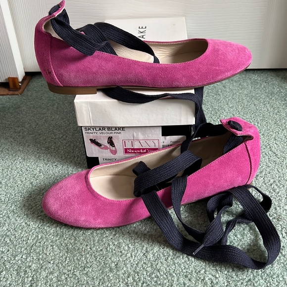 NWT! Pink flats with navy lace up - Picture 1 of 2